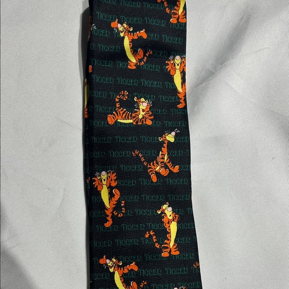 Playful Tigger Character Tie - Black and Orange - Picture 3 of 6